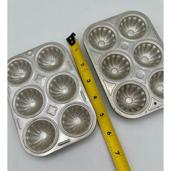 Vintage Aluminum Mini Bundt & Tartlet Molds ,Set of 2 Baking Trays - Picture 3 of 4